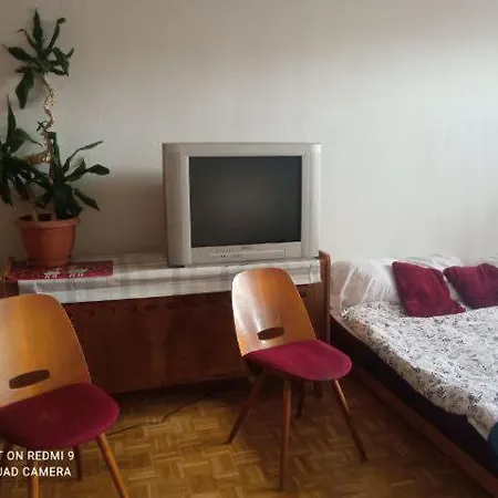 Zadolzennost!!!!pd Pokoje Obok Ch Promenada Nf