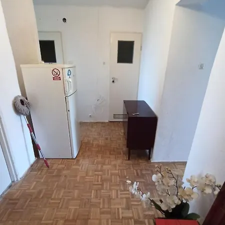 Zadolzennost!!!!pd Pokoje Obok Ch Promenada Nf * Varsovia